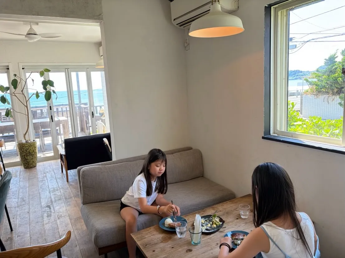 テラス席のカウンターが新しくなりました！